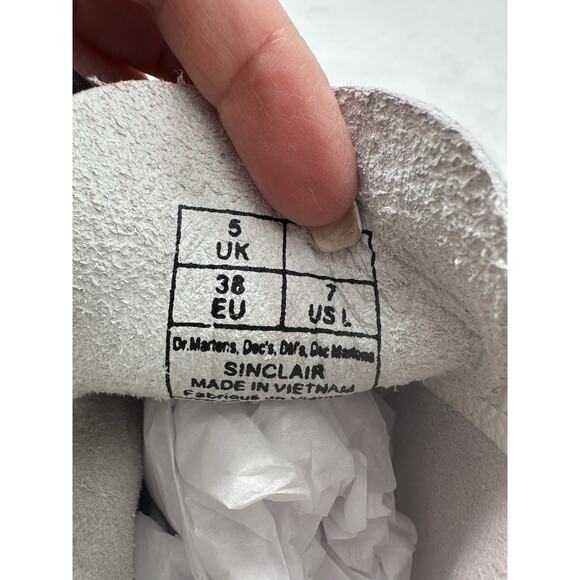 Dr. Martens Sinclair 8 Eye Milled Nappa White Pebbled Leather Platform Boots 7M - Picture 13 of 14